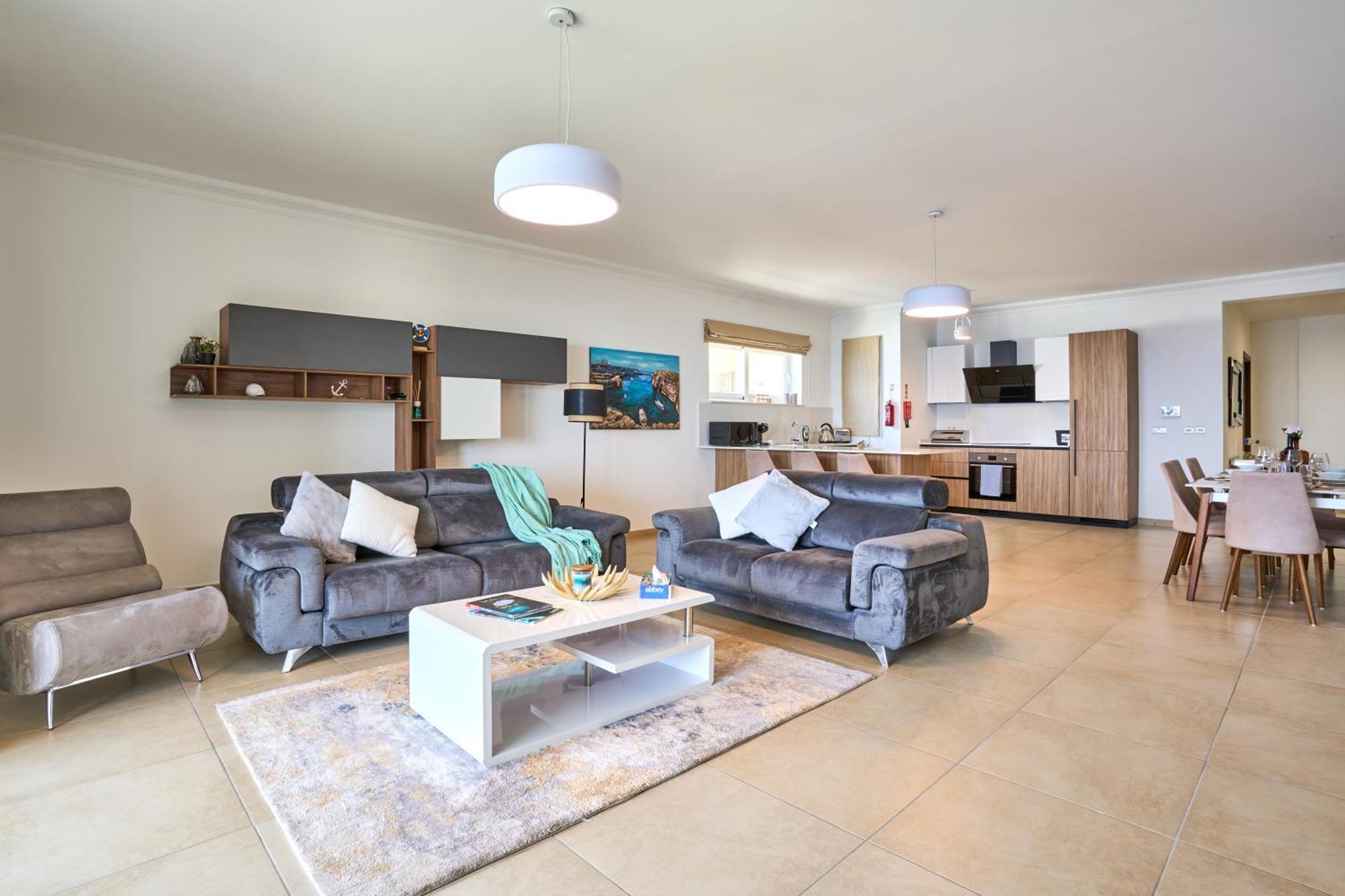 Stunning 3-Bedroom Seaview Retreat In Fort Cambridge Сліма Екстер'єр фото